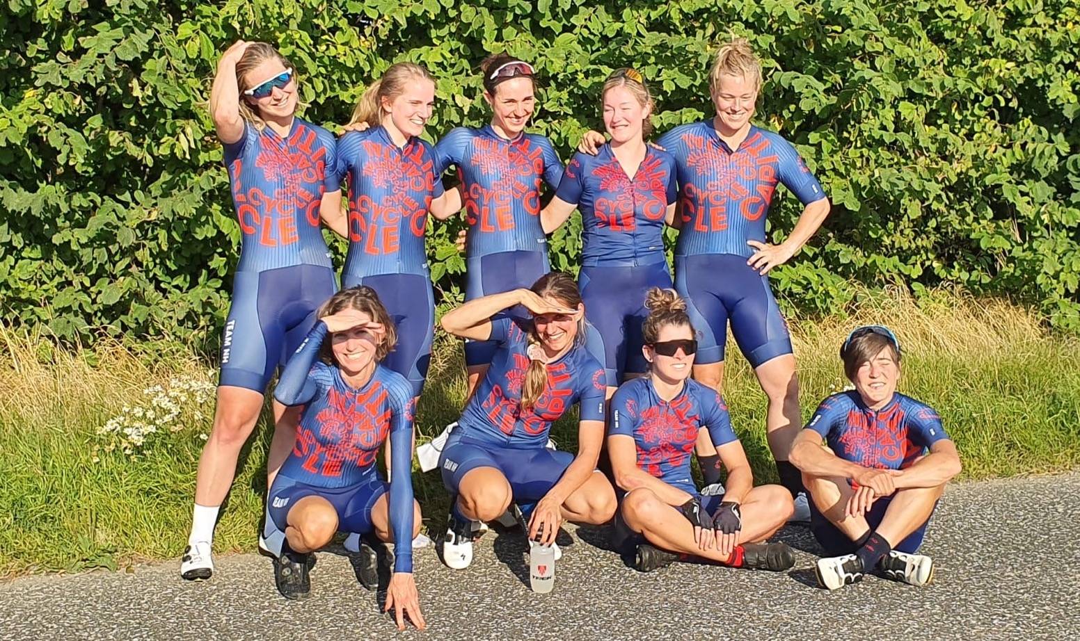 Teamfoto van Cycle Capital TEAM NH dat in augustus 2020 deelnam aan de 4-daagse Randers Bikeweek in Denemarken.