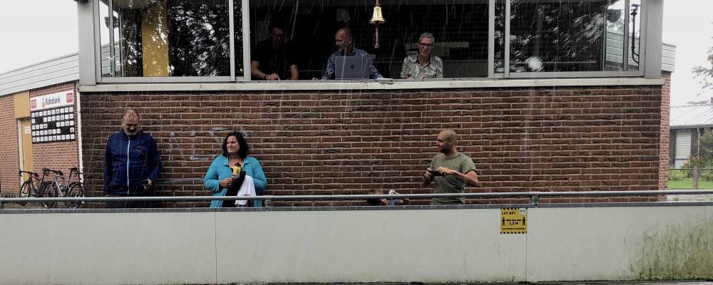 Foto van de start van de Cycle Capital Time Trial Challenge op 23 augustus bij DTS Zaandam.