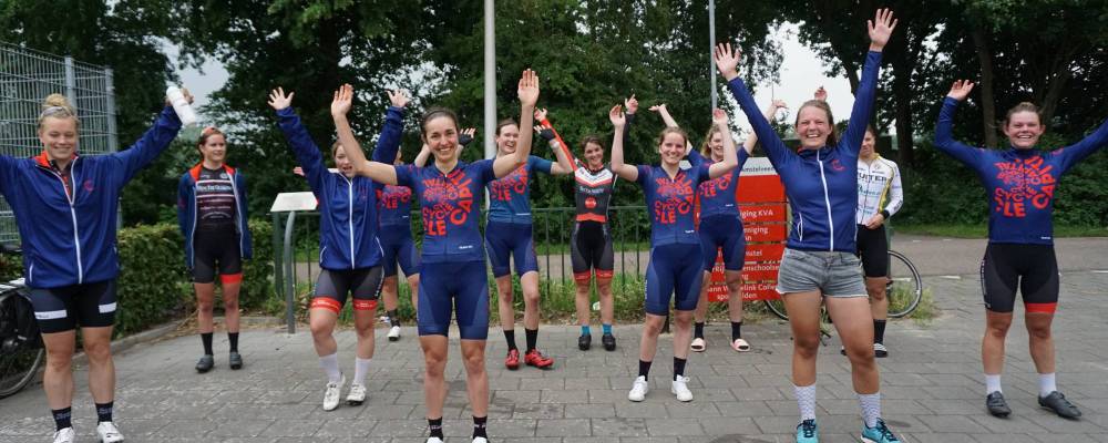 De dames van TEAM NH zijn enthousiast over de organisatie van de Cycle Capital Time Trial Challenge.